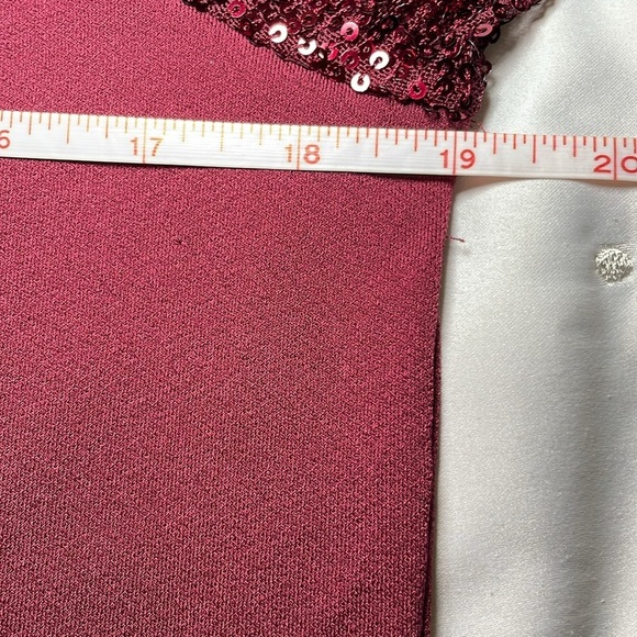 Michael by Michael Kors burgundy with sequin short sleeves top sz M - Picture 7 of 7